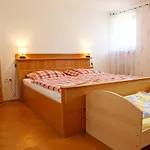 Roetzer شقة *