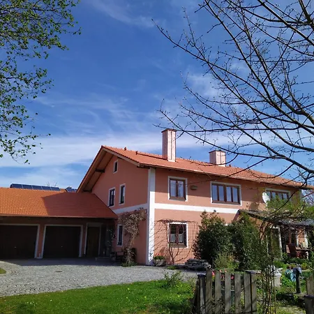 Roetzer Apartment