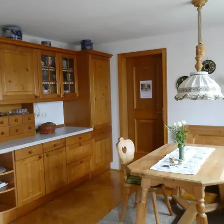 Roetzer Apartment